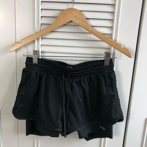 **CLOSING BUY ONE GET ONE**Columbia Duodry Running Shorts Mesh Overlay